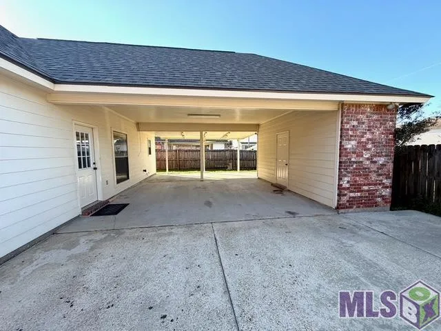 $1,800 | 40524 Cross Ridge Avenue, Gonzales, LA 70737