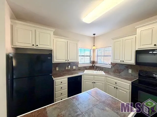 $1,800 | 40524 Cross Ridge Avenue, Gonzales, LA 70737