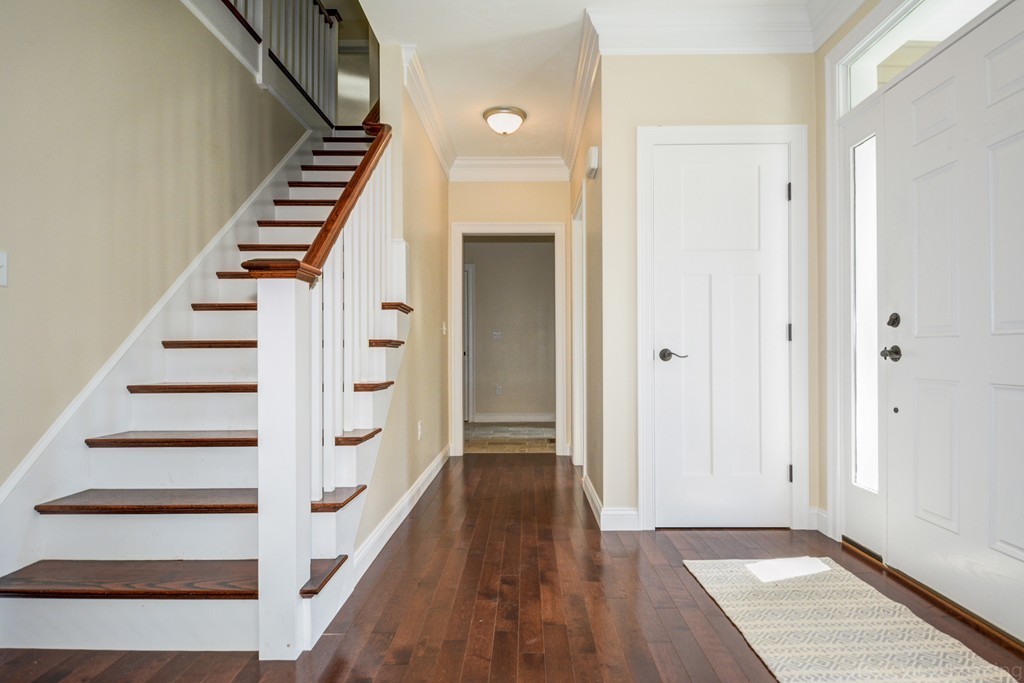 394 Hilltop Road Lancaster, MA 01523 - Photo 3 of 30 Gallery Image 3