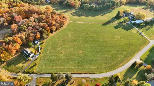 a view of a bathroom