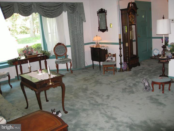 3811 Buck Road Huntingdon Valley, PA 19006 - Photo 6 of 25 Living Room