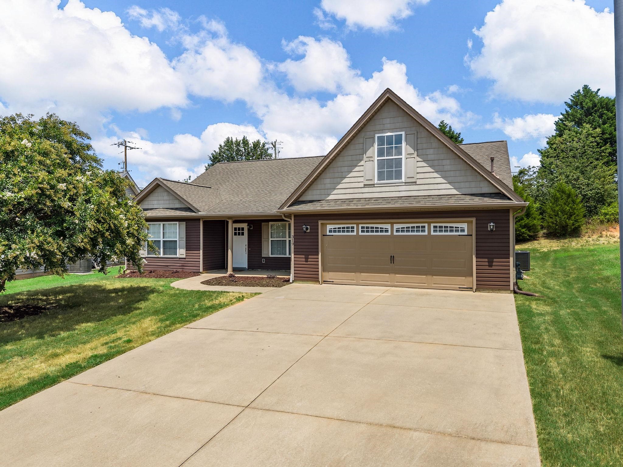 319 Kelly Farm Road Moore, SC 29369 - Photo 3 of 45