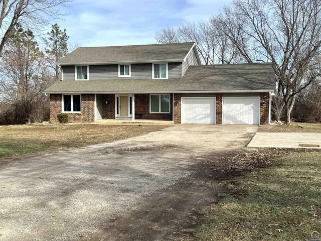 $389,900 | 3236 Southeast Shawnee Heights Road, Tecumseh, KS 66542