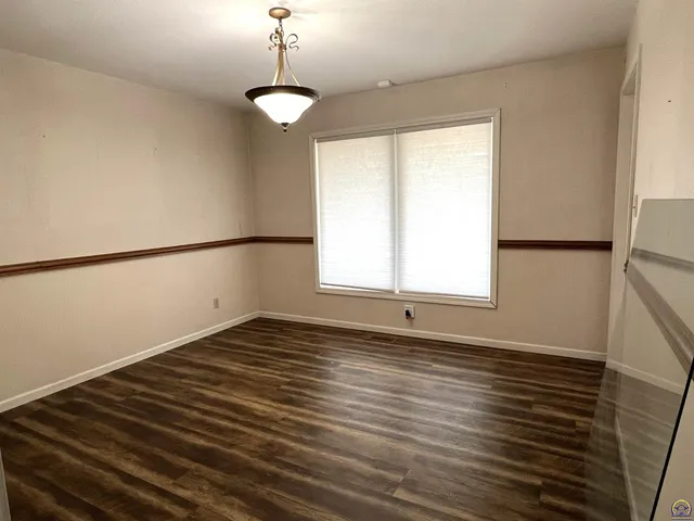 $389,900 | 3236 Southeast Shawnee Heights Road, Tecumseh, KS 66542