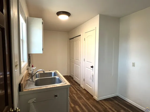 $389,900 | 3236 Southeast Shawnee Heights Road, Tecumseh, KS 66542