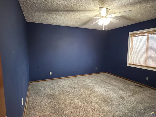 $389,900 | 3236 Southeast Shawnee Heights Road, Tecumseh, KS 66542