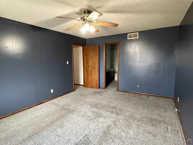 $389,900 | 3236 Southeast Shawnee Heights Road, Tecumseh, KS 66542