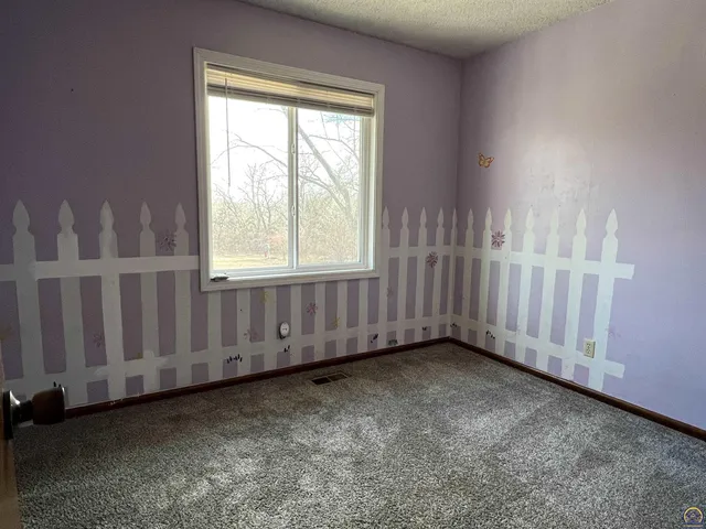 $389,900 | 3236 Southeast Shawnee Heights Road, Tecumseh, KS 66542