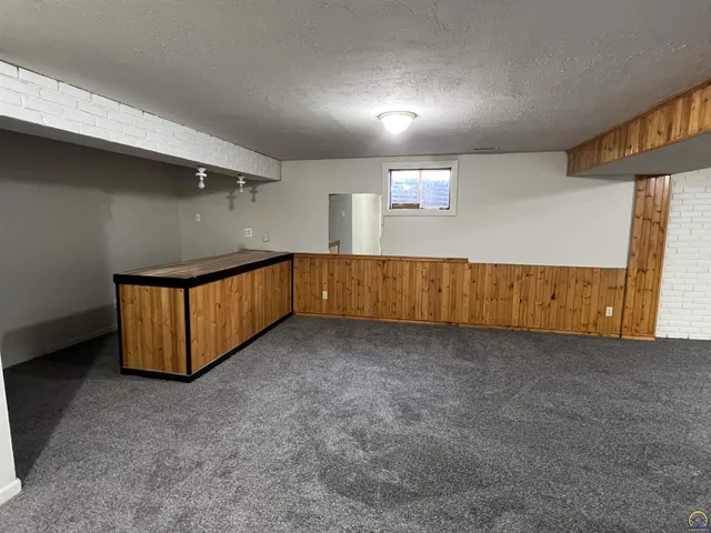 $389,900 | 3236 Southeast Shawnee Heights Road, Tecumseh, KS 66542