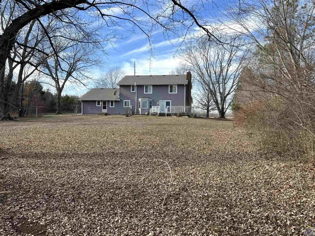 $389,900 | 3236 Southeast Shawnee Heights Road, Tecumseh, KS 66542