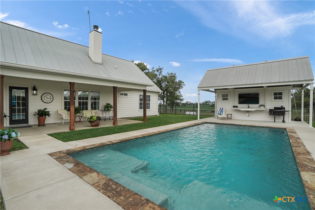 1899 Sunflower Trail Luling, TX 78648 - Photo 27 of 48 To die for!