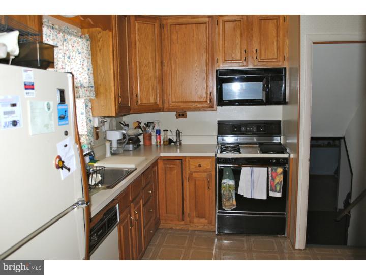 18 Spruce Road Burlington, NJ 08016 - Photo 4 of 5