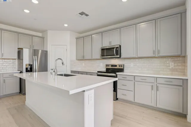 $844,635 | 2319 Admiral Court, Brentwood, CA 94513