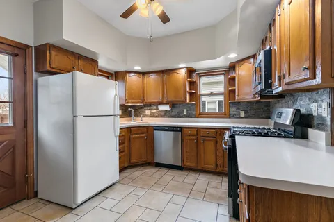 $350,000 | 1 Adams Street, East Dundee, IL 60118