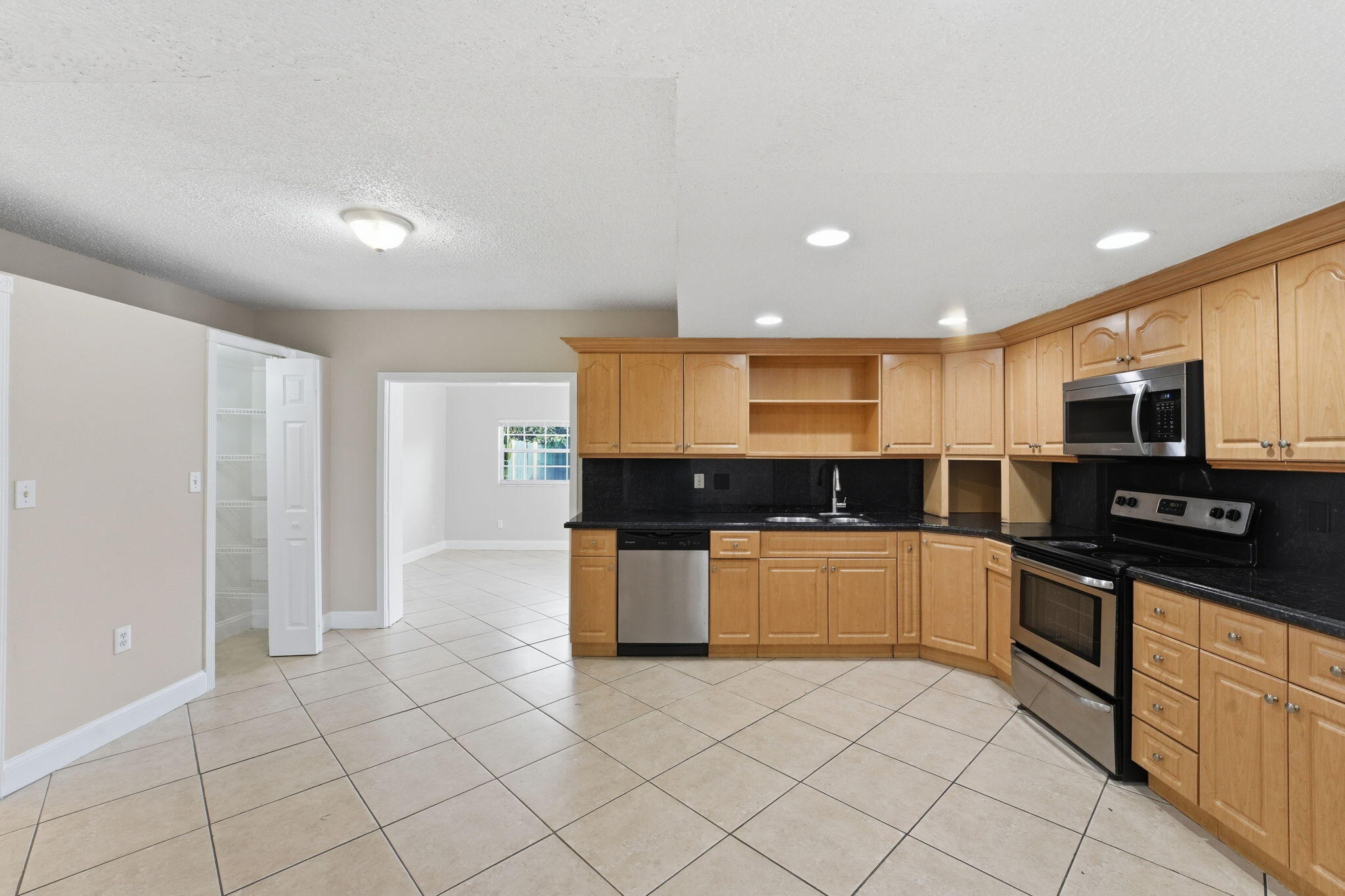 10029 Southwest 146th Place Miami, FL 33186 - Photo 11 of 38 006_ListerPros