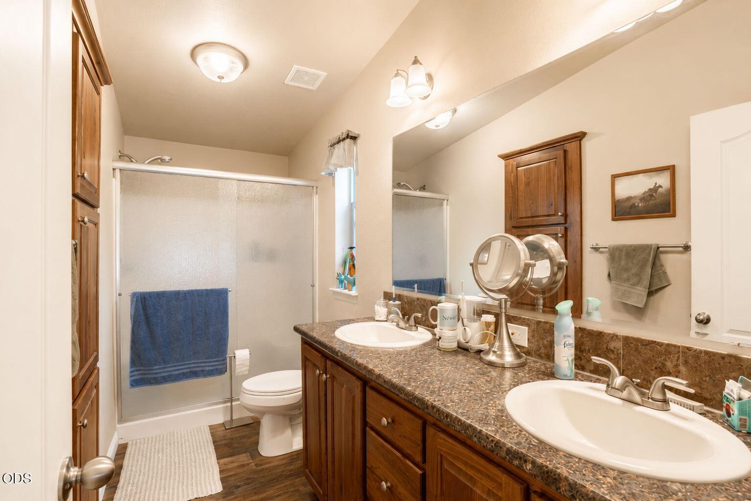 1800 Lampman Road Gold Hill, OR 97525 - Photo 9 of 53 Gallery Image 9