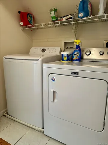 a close up view of washer and dryer