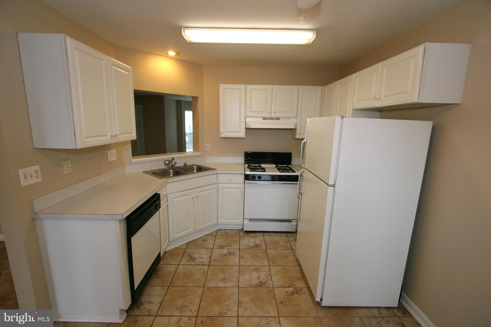 662 Howards Loop, Unit 25 Annapolis, MD 21401 - Photo 14 of 26 Kitchen