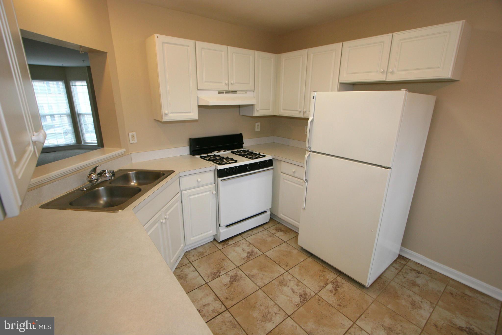 662 Howards Loop, Unit 25 Annapolis, MD 21401 - Photo 15 of 26 Kitchen