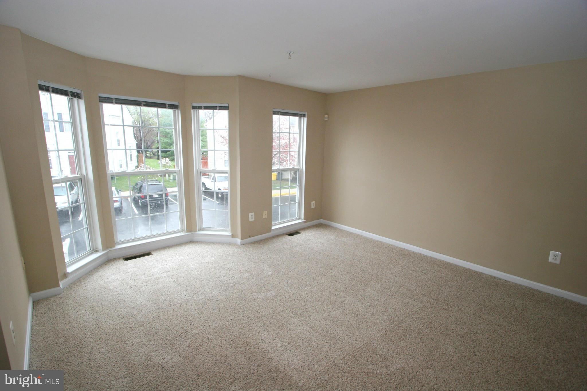 662 Howards Loop, Unit 25 Annapolis, MD 21401 - Photo 6 of 26 Living Room