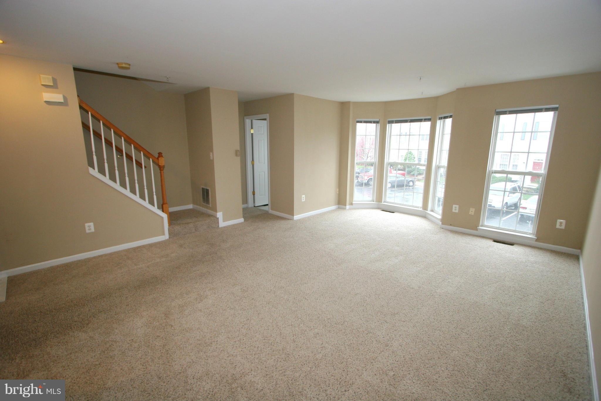 662 Howards Loop, Unit 25 Annapolis, MD 21401 - Photo 7 of 26 Living Room