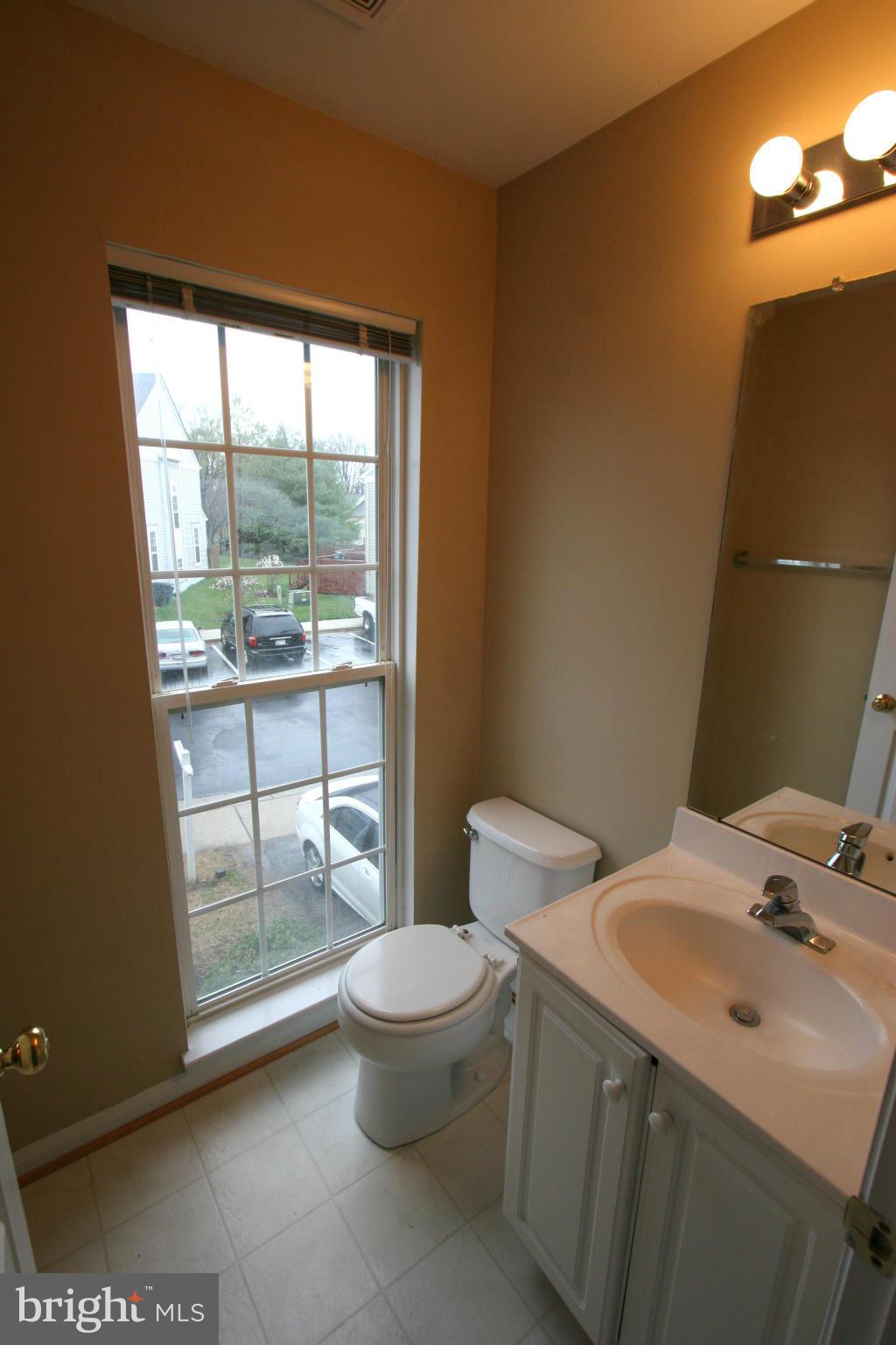 662 Howards Loop, Unit 25 Annapolis, MD 21401 - Photo 9 of 26 Bath
