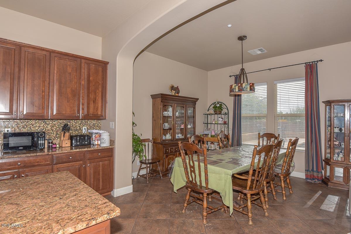 6823 West Fremont Road Laveen, AZ 85339 - Photo 15 of 47 Kitchen-Dining Room