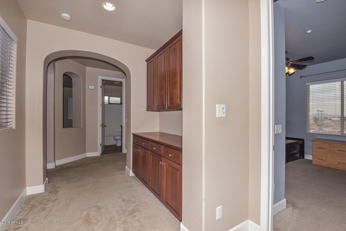 6823 West Fremont Road Laveen, AZ 85339 - Photo 31 of 47 Hallway
