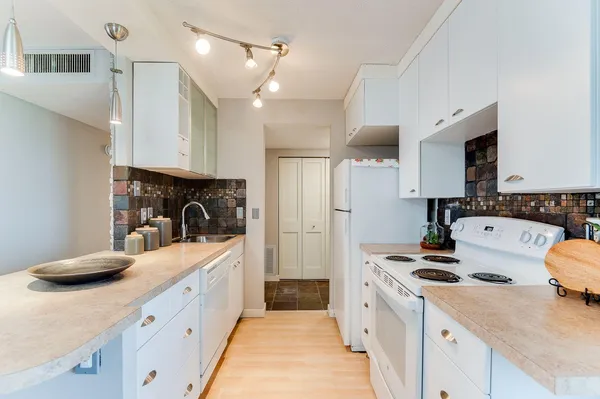 $1,890 | 1920 South 1st Street, Minneapolis, MN 55454
