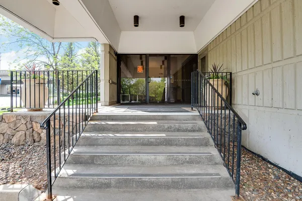 $1,890 | 1920 South 1st Street, Minneapolis, MN 55454