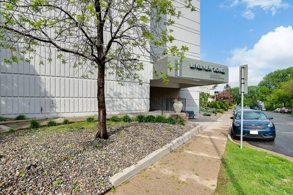 $1,890 | 1920 South 1st Street, Minneapolis, MN 55454