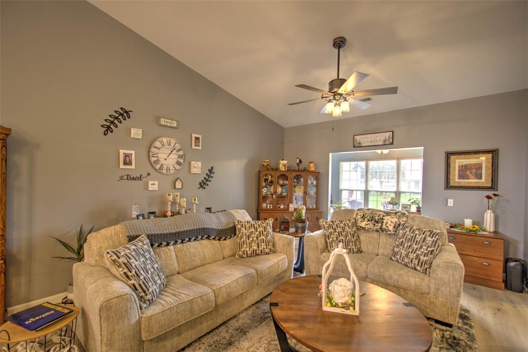 4785 Arbor Court Decatur, IL 62526 - Photo 4 of 23