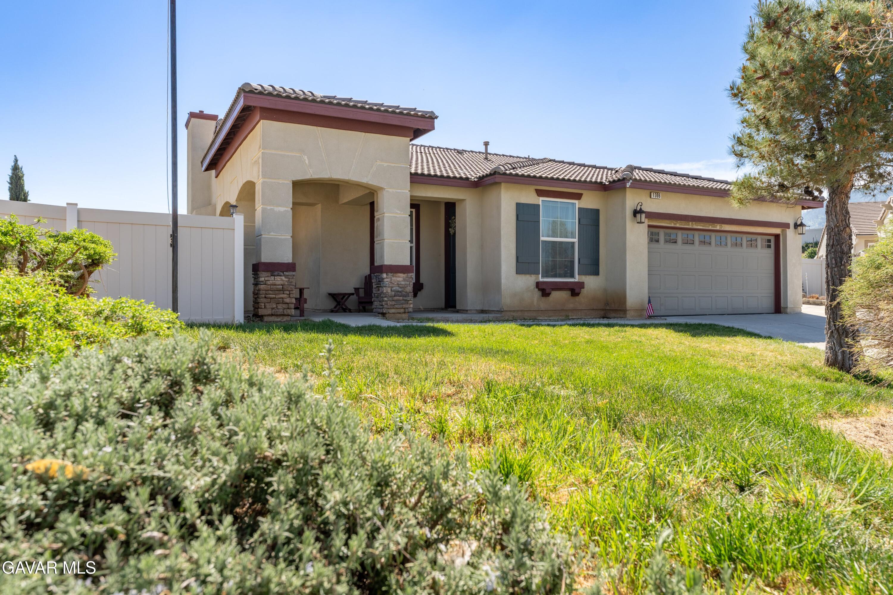 1306 Miranda Court Tehachapi, CA 93561 - Photo 2 of 34 01-JYP08388-HDR