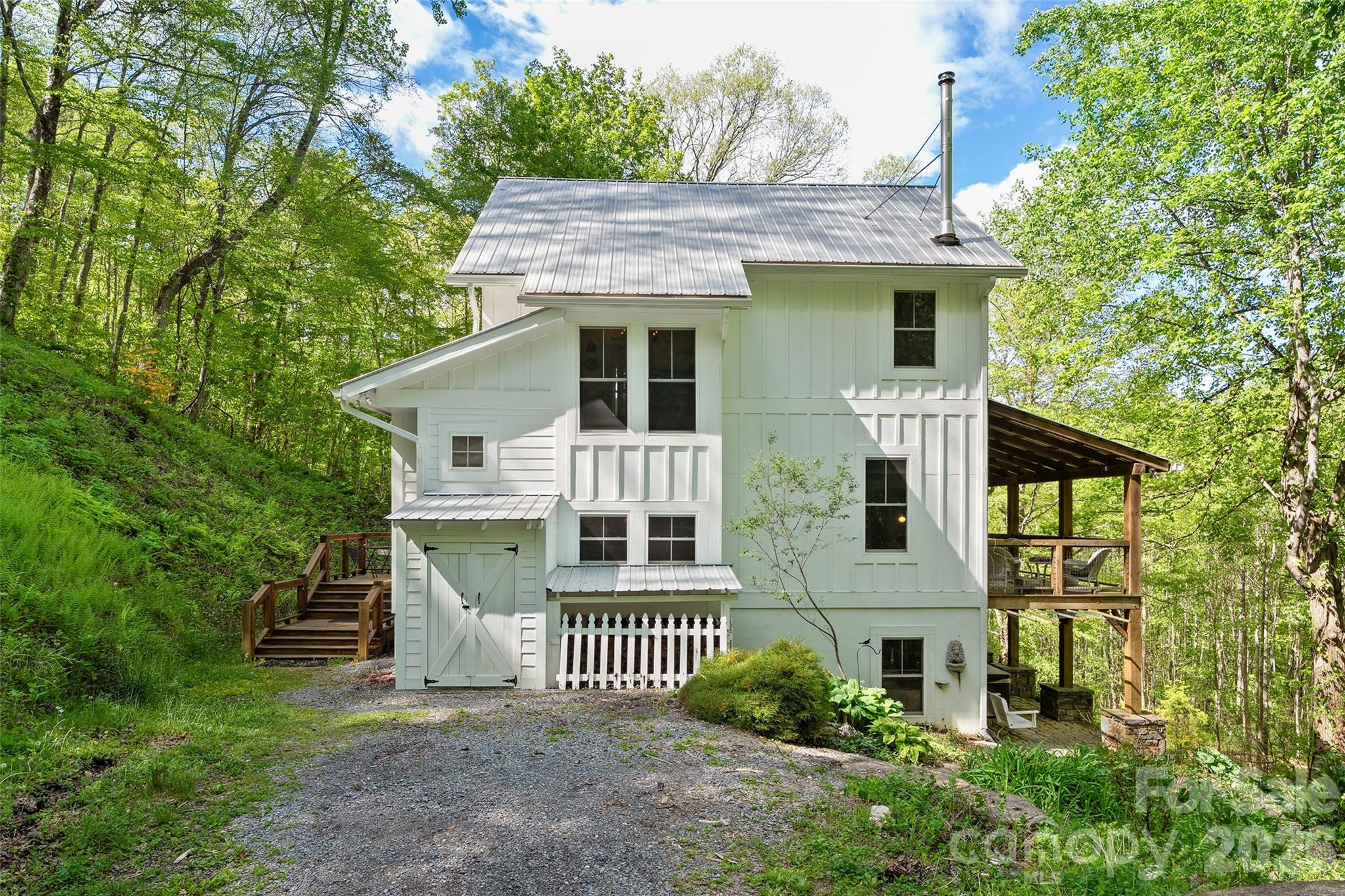 580 Split Pine Cove Clyde, NC 28721 - Photo 2 of 30