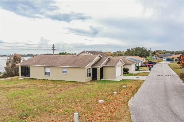 $1,650 | 812 Marcia Loop, Winter Haven, FL 33884