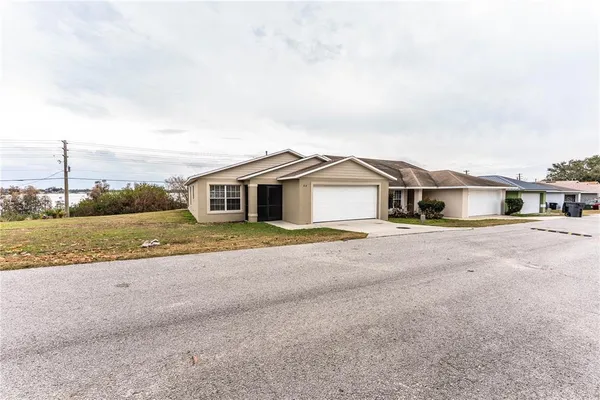 $1,650 | 812 Marcia Loop, Winter Haven, FL 33884