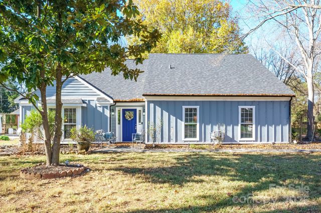 a house view with a outdoor space