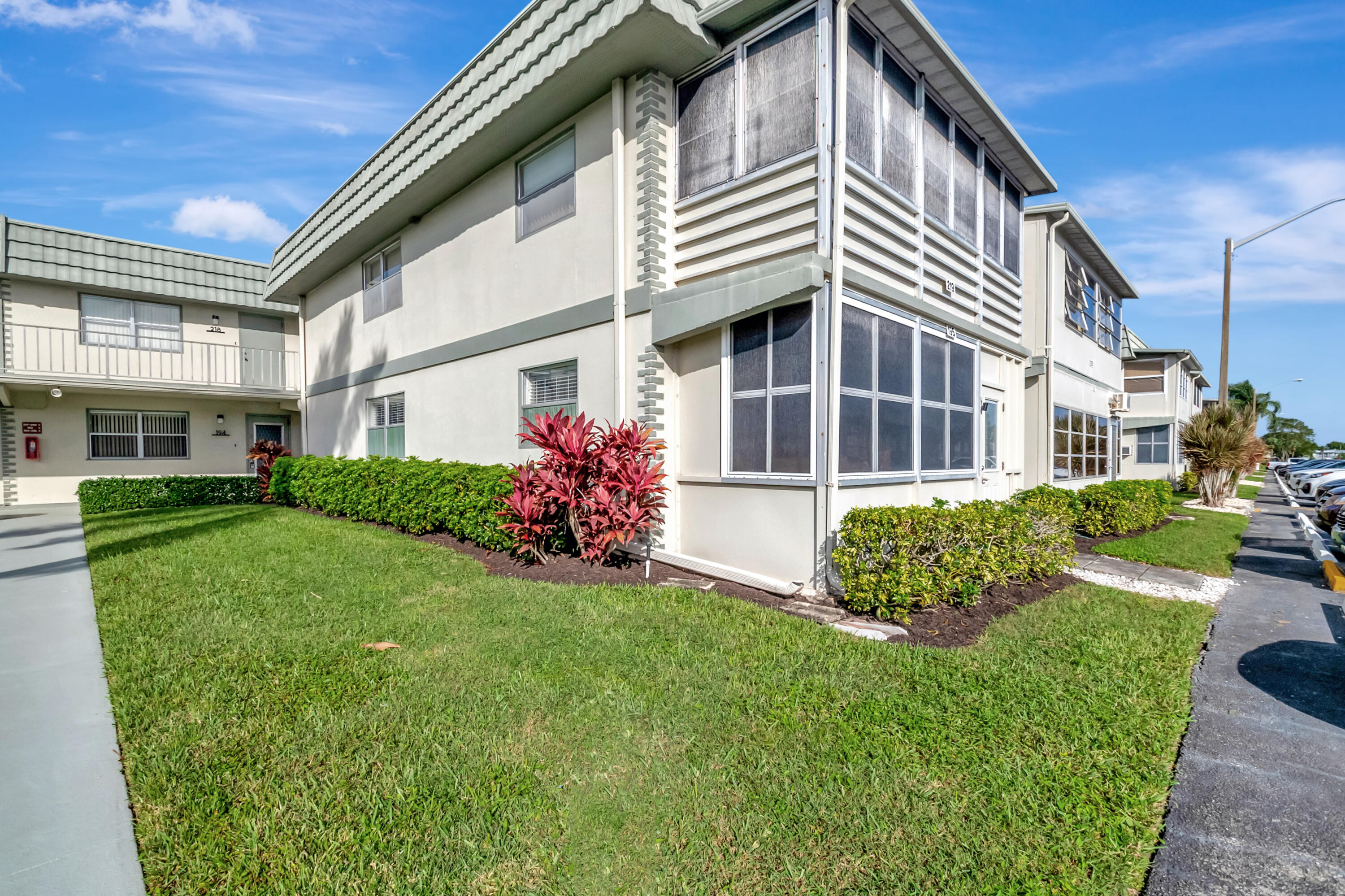 195 Monaco Way, Unit 195 Delray Beach, FL 33446 - Photo 2 of 64 DSC_2650