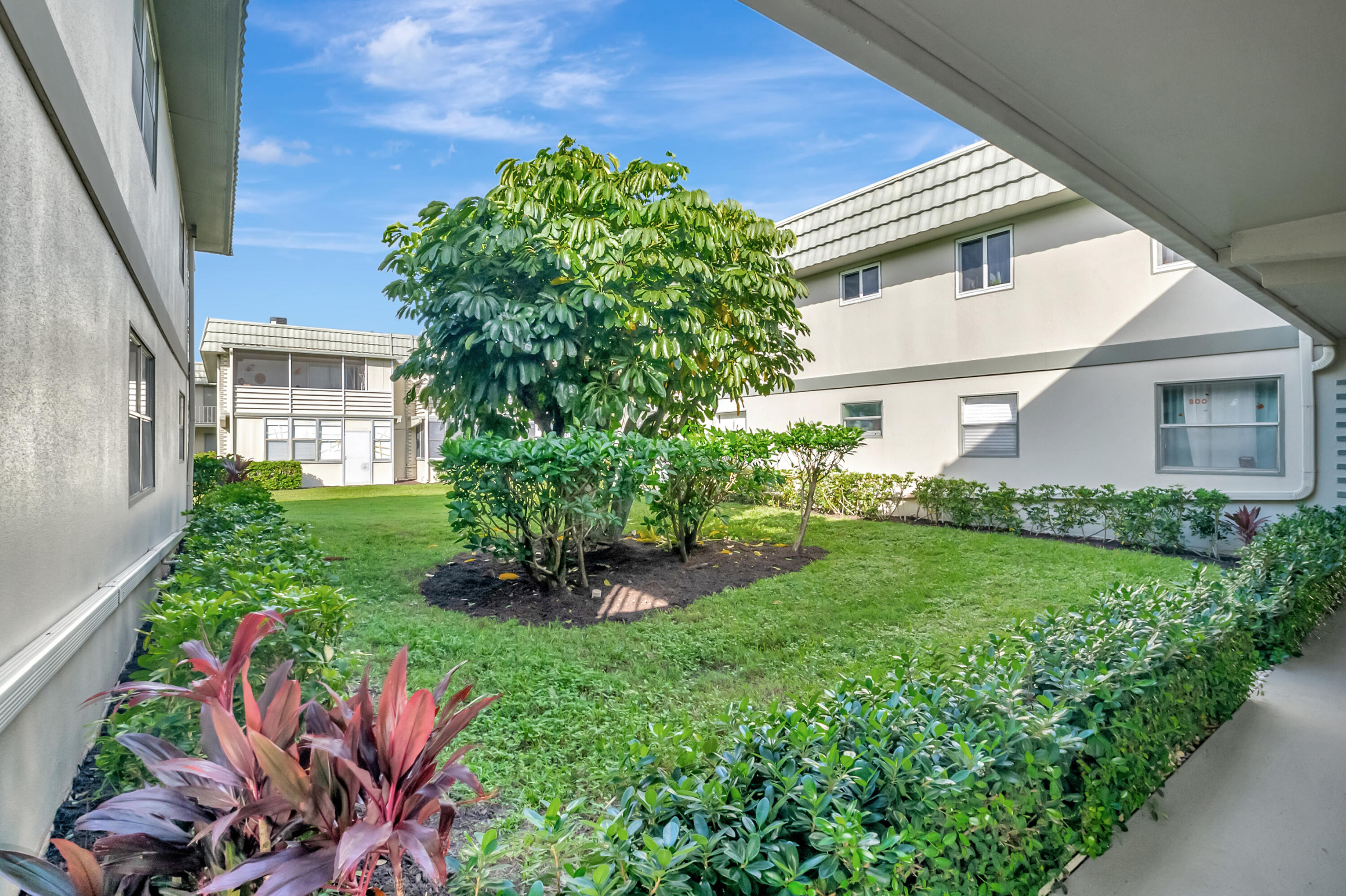 195 Monaco Way, Unit 195 Delray Beach, FL 33446 - Photo 3 of 64 DSC_2655