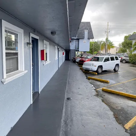 $1,800 | 13695 Northeast 3rd Court, Unit P16, North Miami, FL 33161