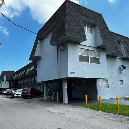 $1,800 | 13695 Northeast 3rd Court, Unit P16, North Miami, FL 33161