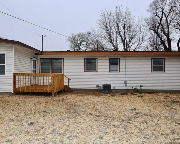 $150,000 | 1413 Eastland Drive, Hutchinson, KS 67501