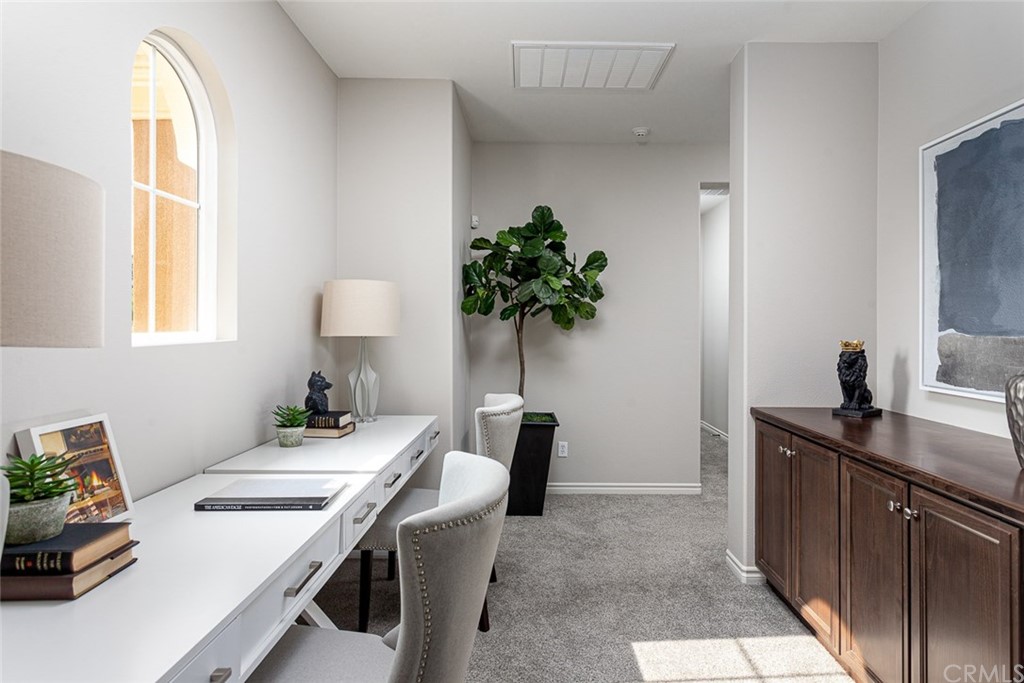 3932 Killymoon Circle Yorba Linda, CA 92886 - Photo 17 of 25 a kitchen that has a table and chairs in it