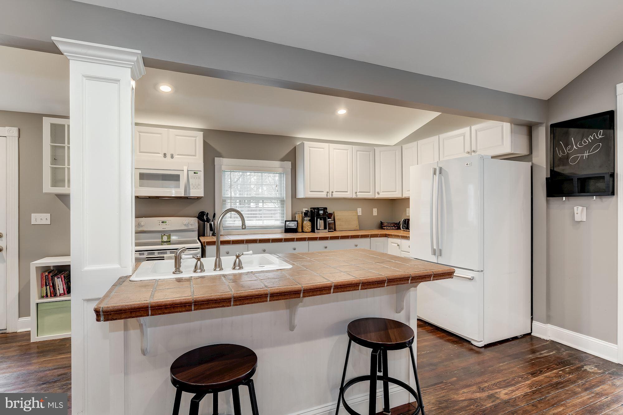 229 Lake Road Pasadena, MD 21122 - Photo 3 of 38 Kitchen