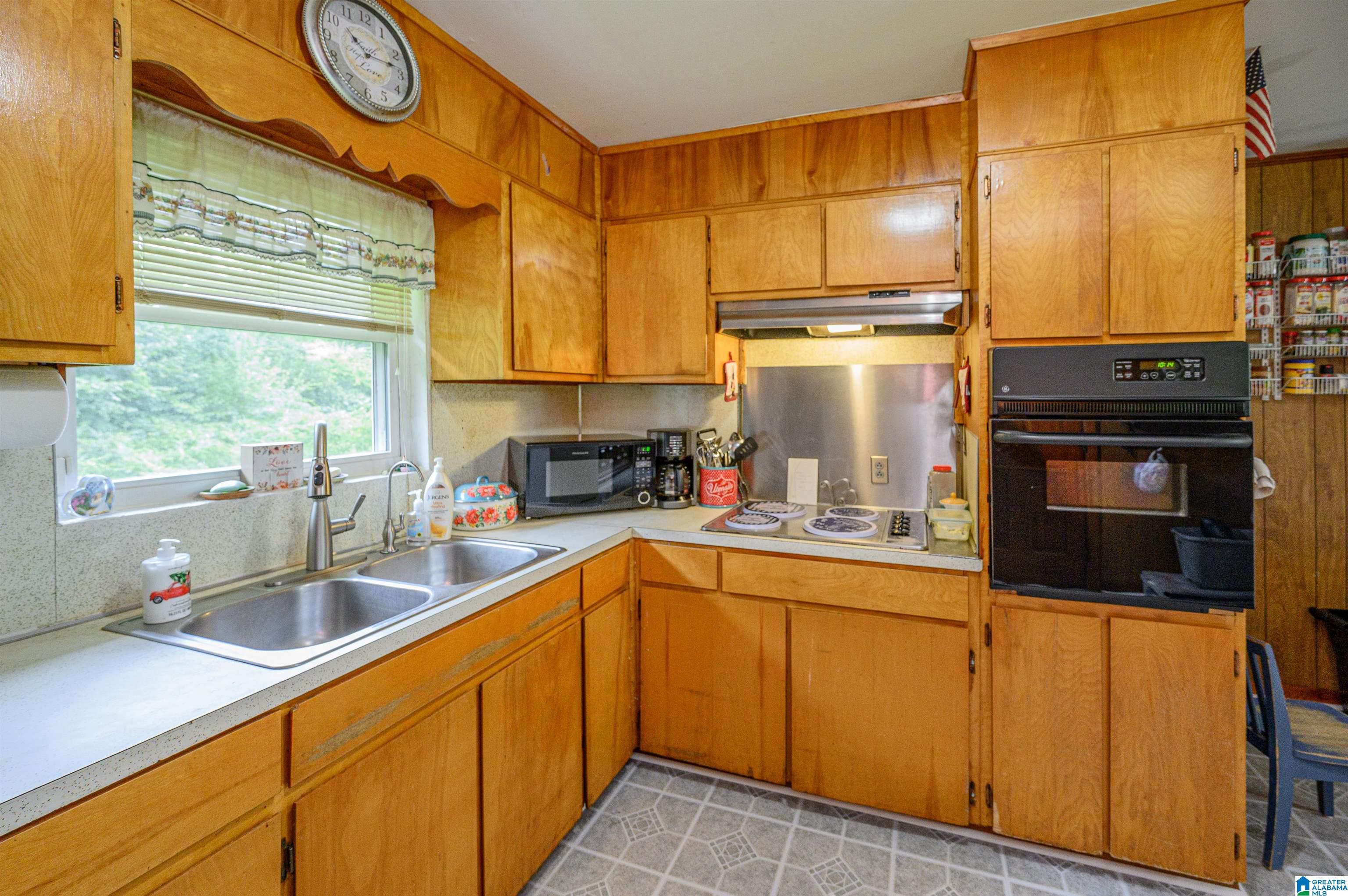 221 Porter Crest Road Graysville, AL 35073 - Photo 27 of 32