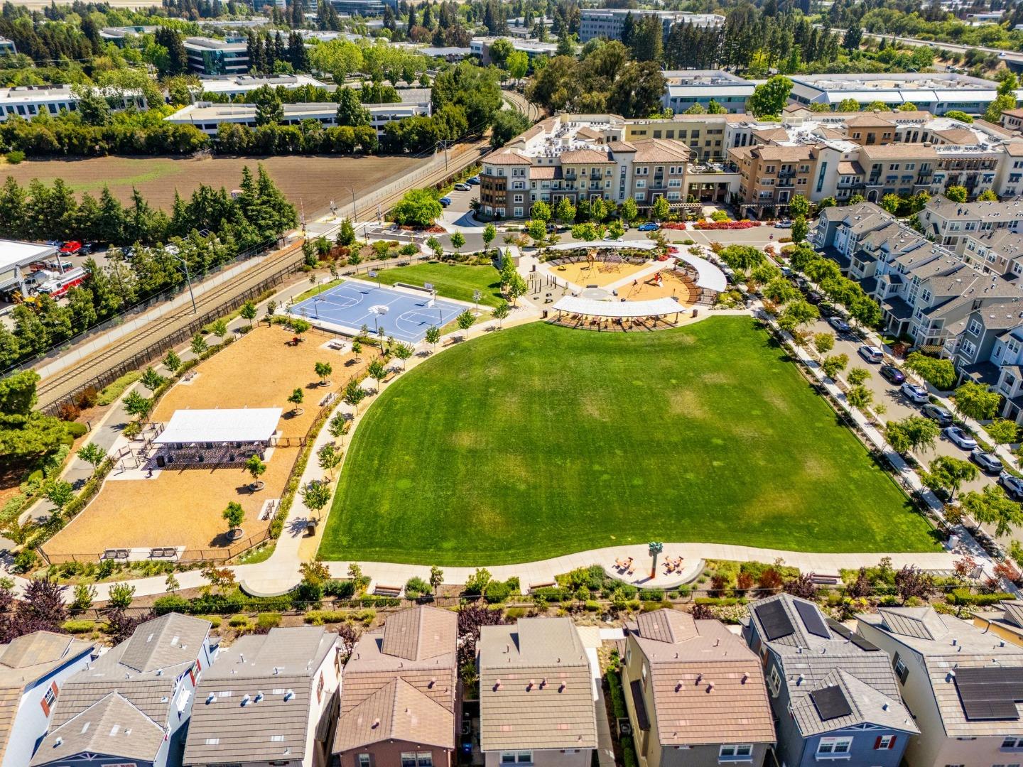 3406 Pyramid Way Mountain View, CA 94043 - Photo 36 of 41 a view of a lake and a city