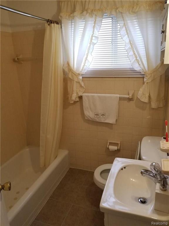 3506 Toepfer Road Warren, MI 48091 - Photo 7 of 13