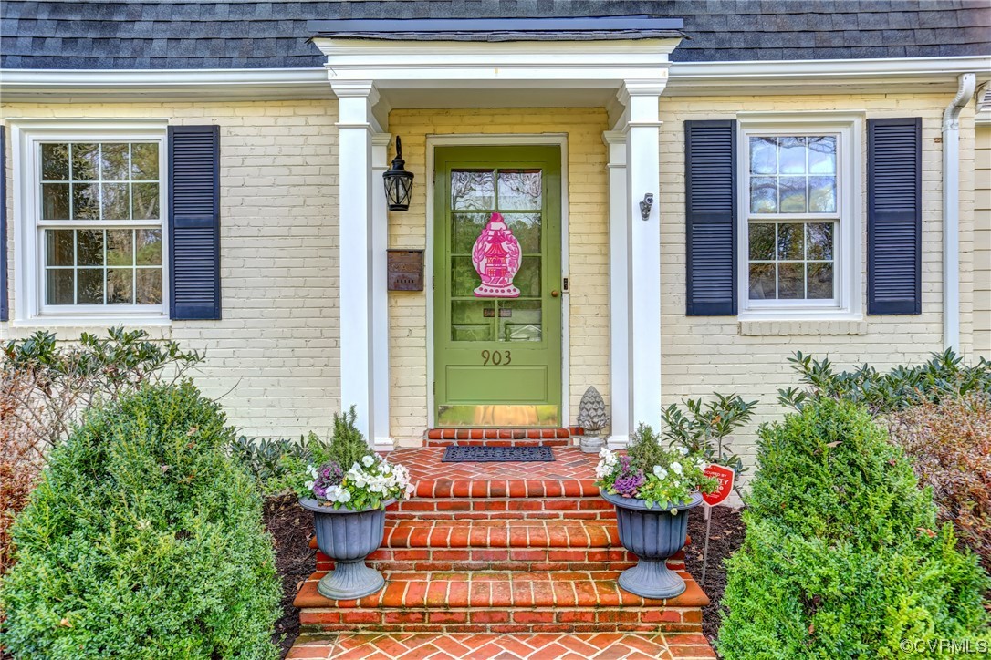 903 Baldwin Road Henrico, VA 23229 - Photo 6 of 46 a view of a house with entryway