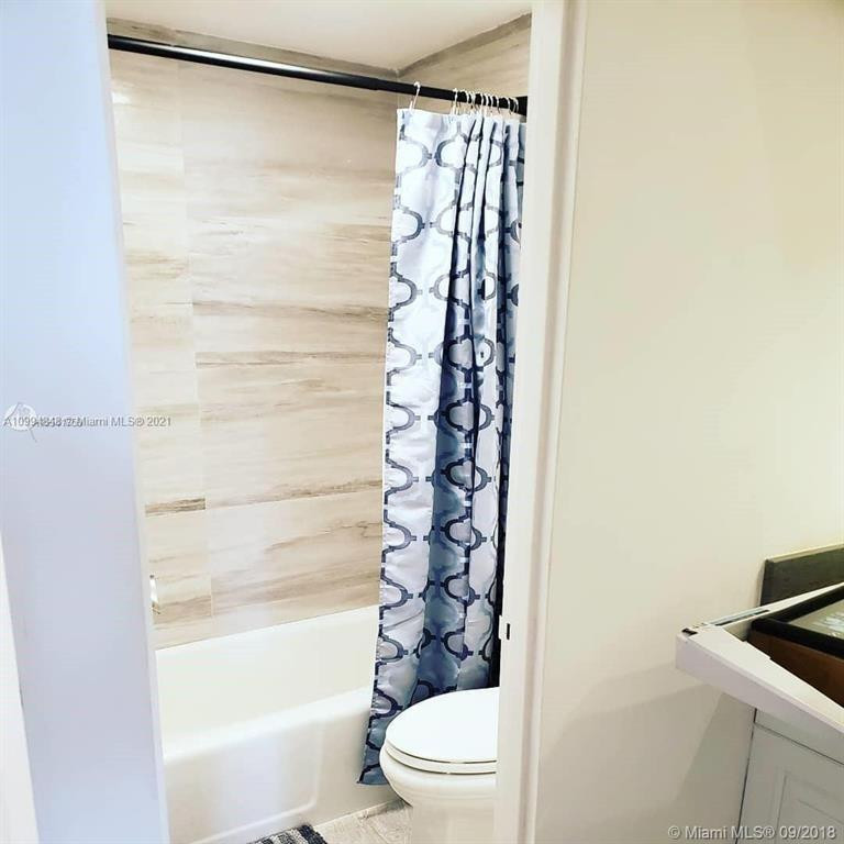 100 Lincoln Road, Unit 707 Miami Beach, FL 33139 - Photo 8 of 12 Photo 8