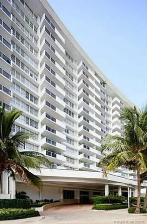 $2,600 | 100 Lincoln Road, Unit 707, Miami Beach, FL 33139